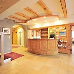 Traube Hotel Fliess