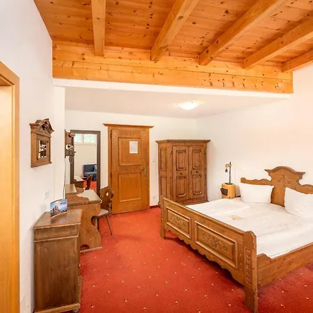 Hotel Traube 3*