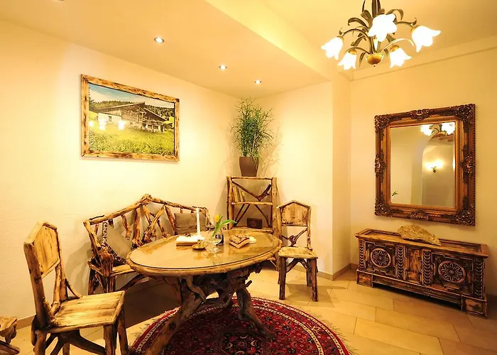 特劳贝酒店 3* 弗利斯