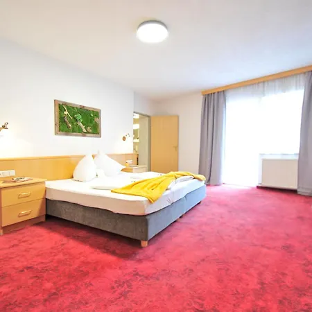 Hotel Traube 3*